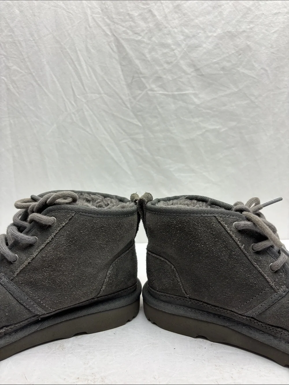 UGG Neumel boots for little boy SZ 2, box 69